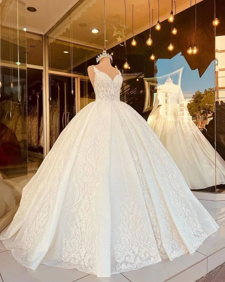 Classic Wedding Dress Ball Gown V Neck White Tulle Lace Long Wedding Dresses Dreamy Bridal Gowns DH1234 - Deanwangkt