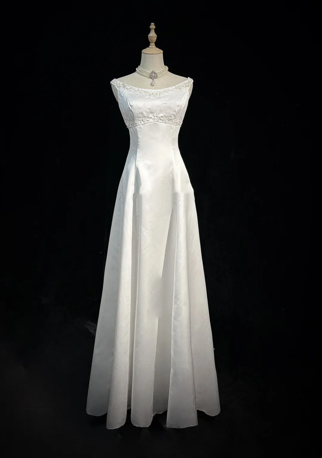Classic Bridal Gown A line Jewel Neck Satin Long White Wedding Dresses Elegant Bridal Gowns DH649 - Deanwangkt