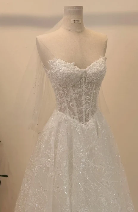 Timeless Bridal Gown Ball Gown Off The Shoulder White Lace Appliques Long Sleeves Wedding Dresses Elegant Bridal Gowns DH952 - Deanwangkt