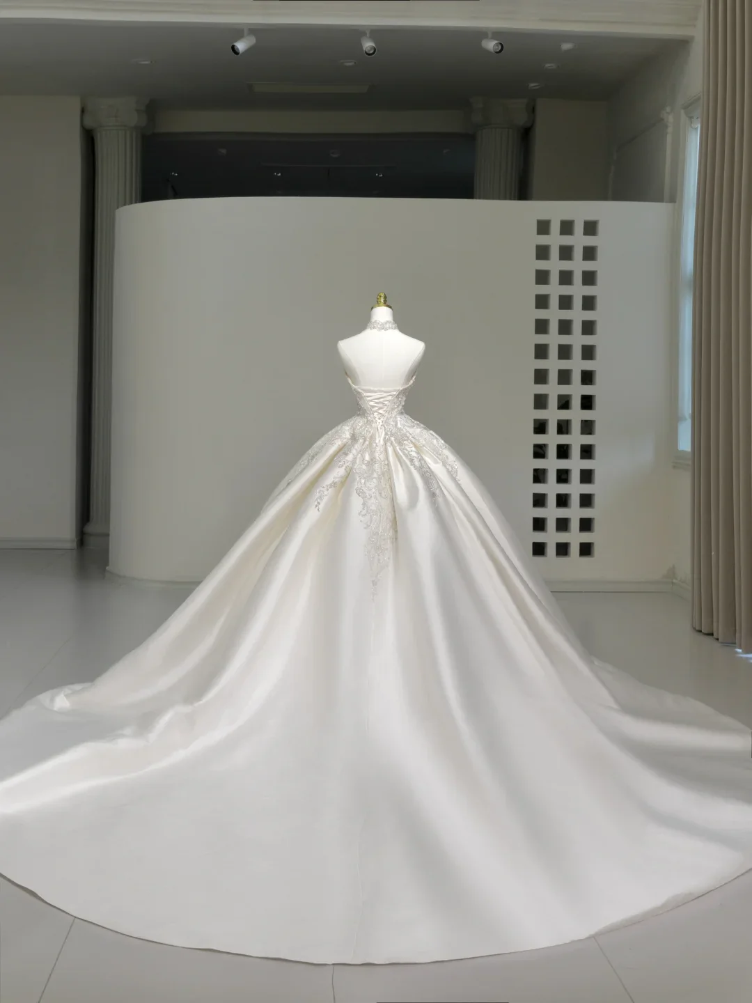 Romantic Wedding Gown Bridal Dress Ball Gown Strapless Wedding Dress White Lace Appliques Wedding Dresses Modest Wedding Gowns DH2040 - Deanwangkt