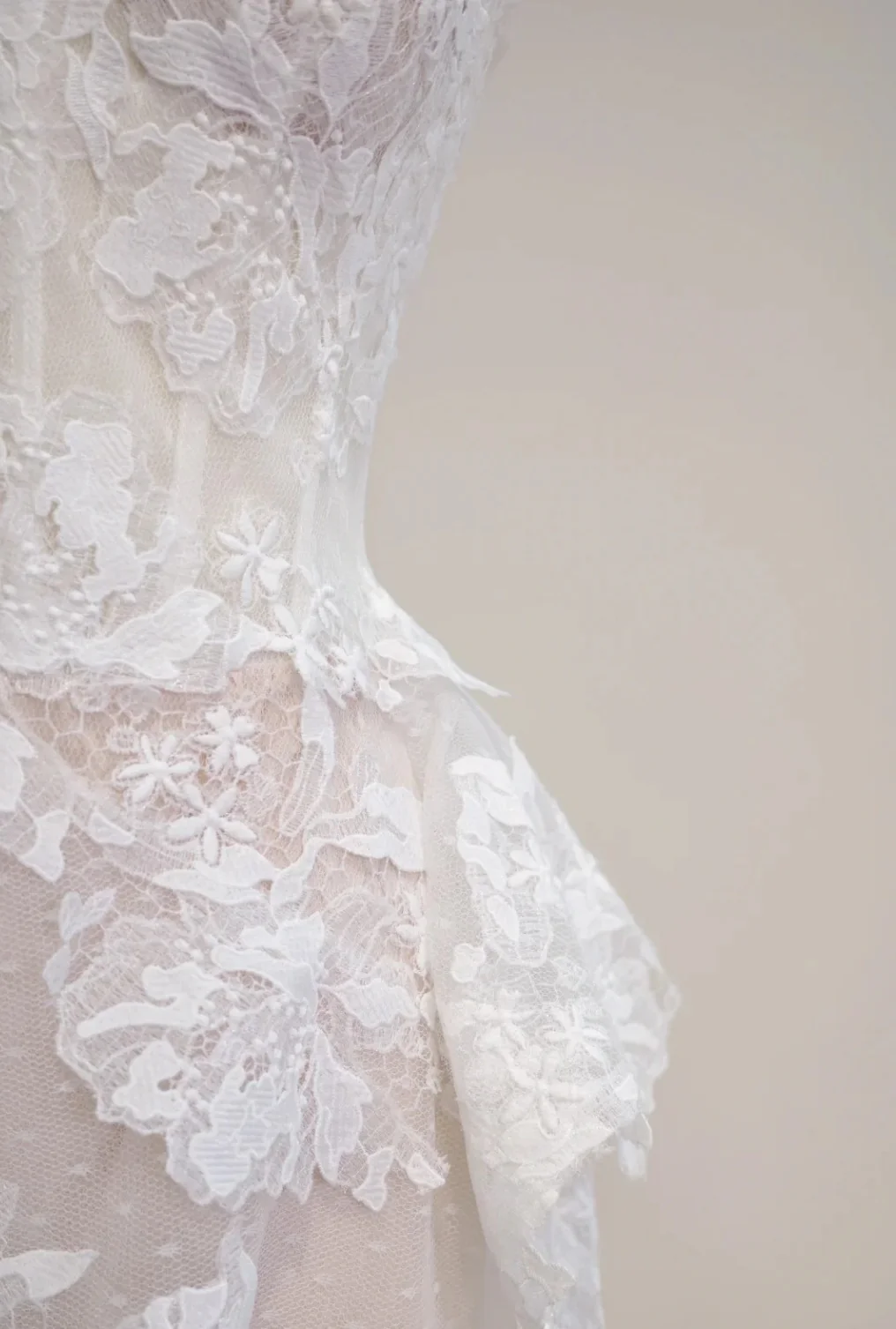 Modest Sweetheart Neck Sheath Wedding Dresses Lace Applique Ivory Bridal Gowns DP3225 - Deanwangkt