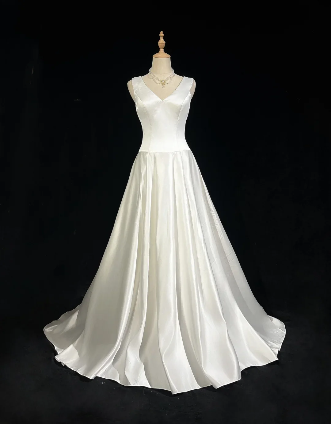 Vintage Wedding Dress A line V Neck White Satin Sleeveless Long Vintage Wedding Dresses Bridal Gowns Brides Gown DH401 - Deanwangkt