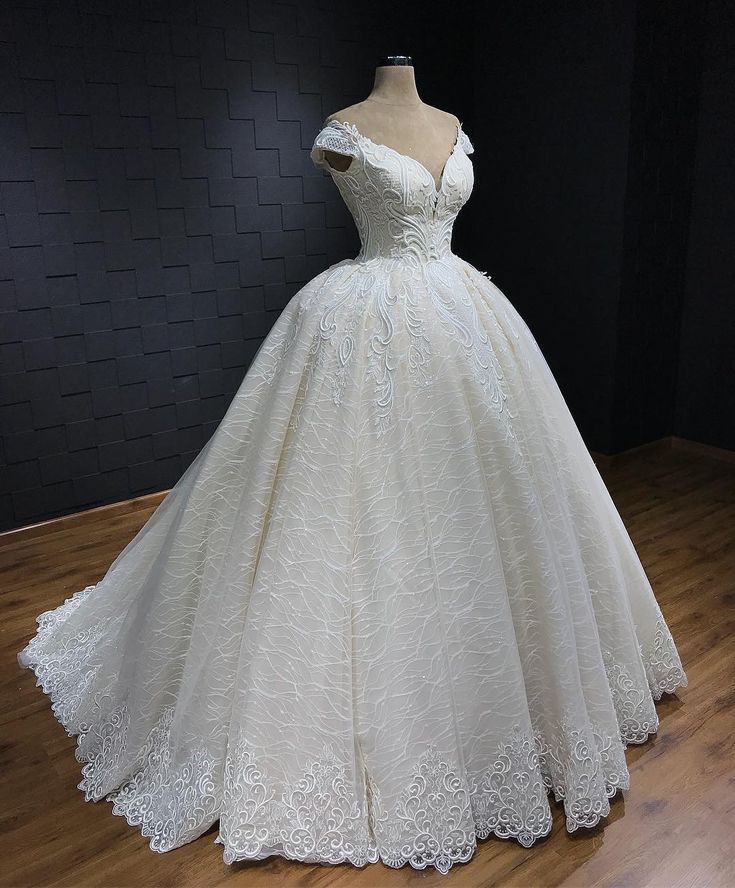 Princess Wedding Dress Ball Gown Off The Shoulder White Lace Wedding Dresses Dreamy Bridal Gowns DH1228 - Deanwangkt