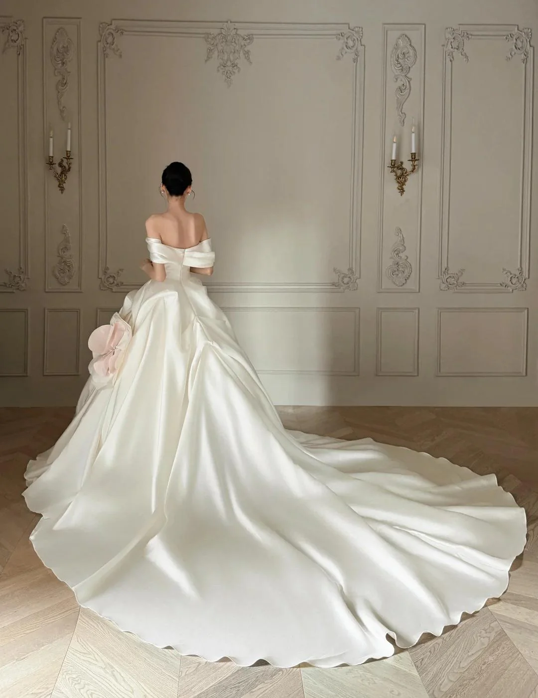 Modest Off-shoulder Luxury Wedding Dresses White Ball Gown Satin Train Bridal Gowns DP2986 - Deanwangkt