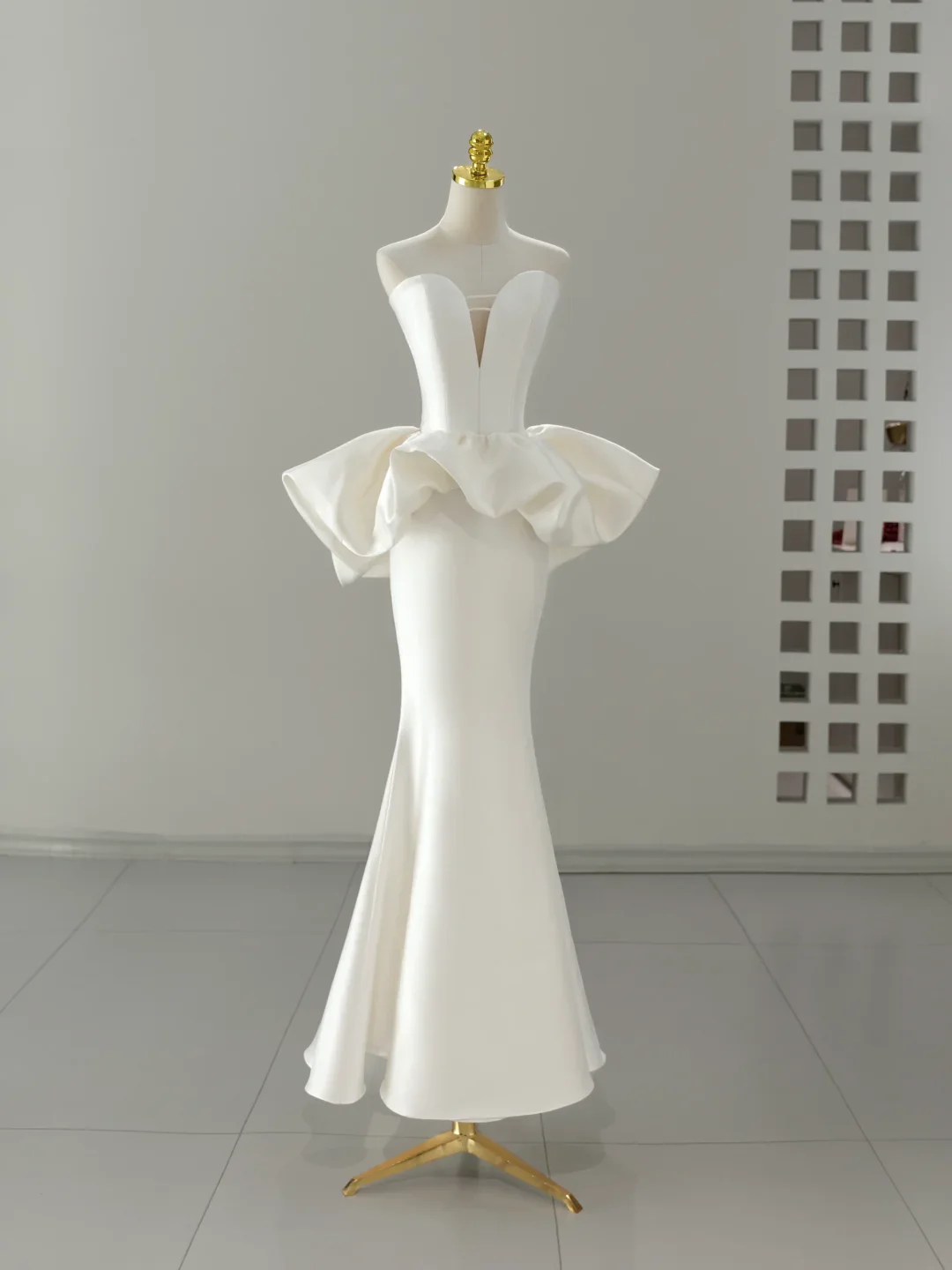 Unique Wedding Dress Mermaid Sweetheart Satin White Sleeveless Long Wedding Dresses Bridal Gowns DH2053 - Deanwangkt