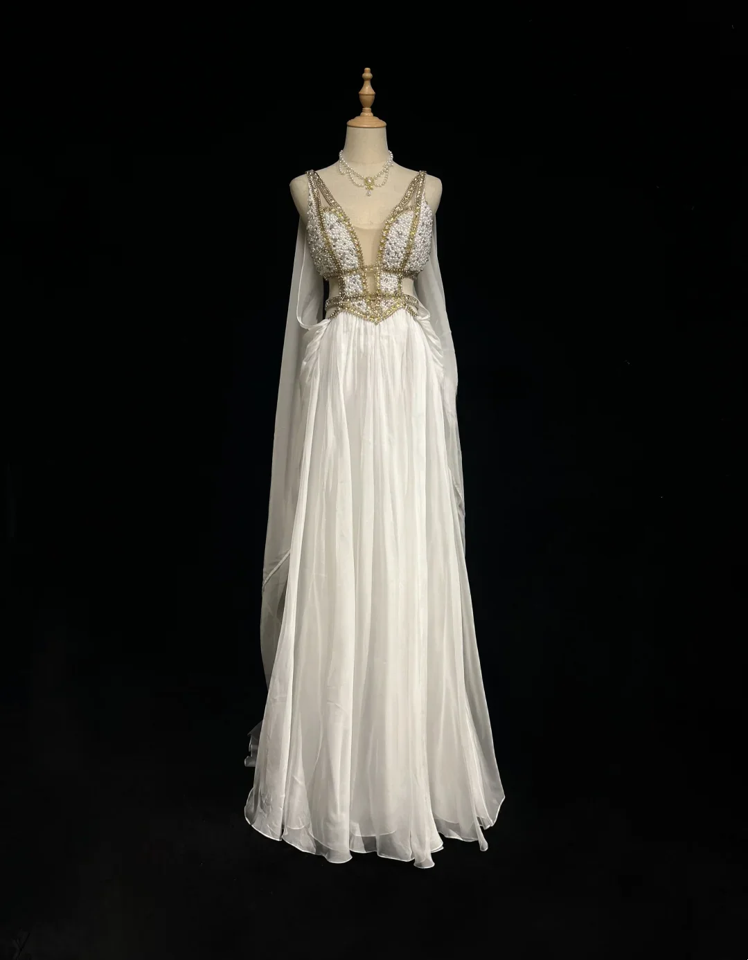 Retro A Line V Neck White Chiffon With Silver Gold Beads Long Flowers Prom Dresses Party Dress 21st Birthday Outfits Prom Gowns DH2662 - Deanwangkt