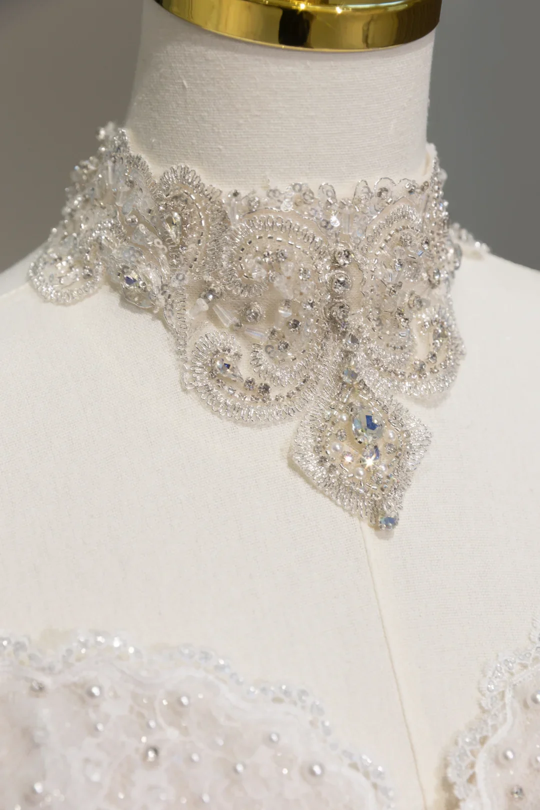 Romantic Wedding Gown Bridal Dress Ball Gown Strapless Wedding Dress White Lace Appliques Wedding Dresses Modest Wedding Gowns DH2040 - Deanwangkt