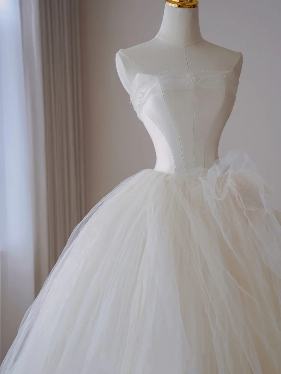 Timeless Ball Gown Strapless Long Tulle White Sweep Train Wedding Dresses Brides Dress DP435 - Deanwangkt