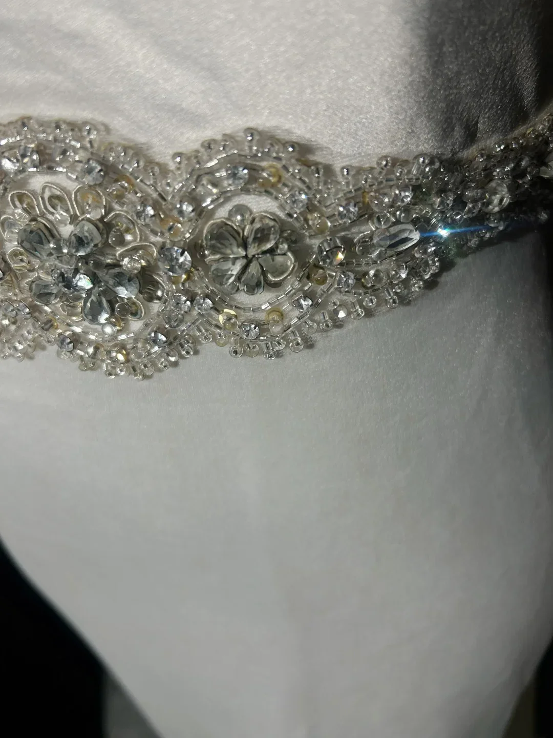 Princess Bridal Dress Mermaid Spaghetti Straps Satin White Beads Long Wedding Dress Retro Wedding Dresses Modest Wedding Gowns DH2665 - Deanwangkt