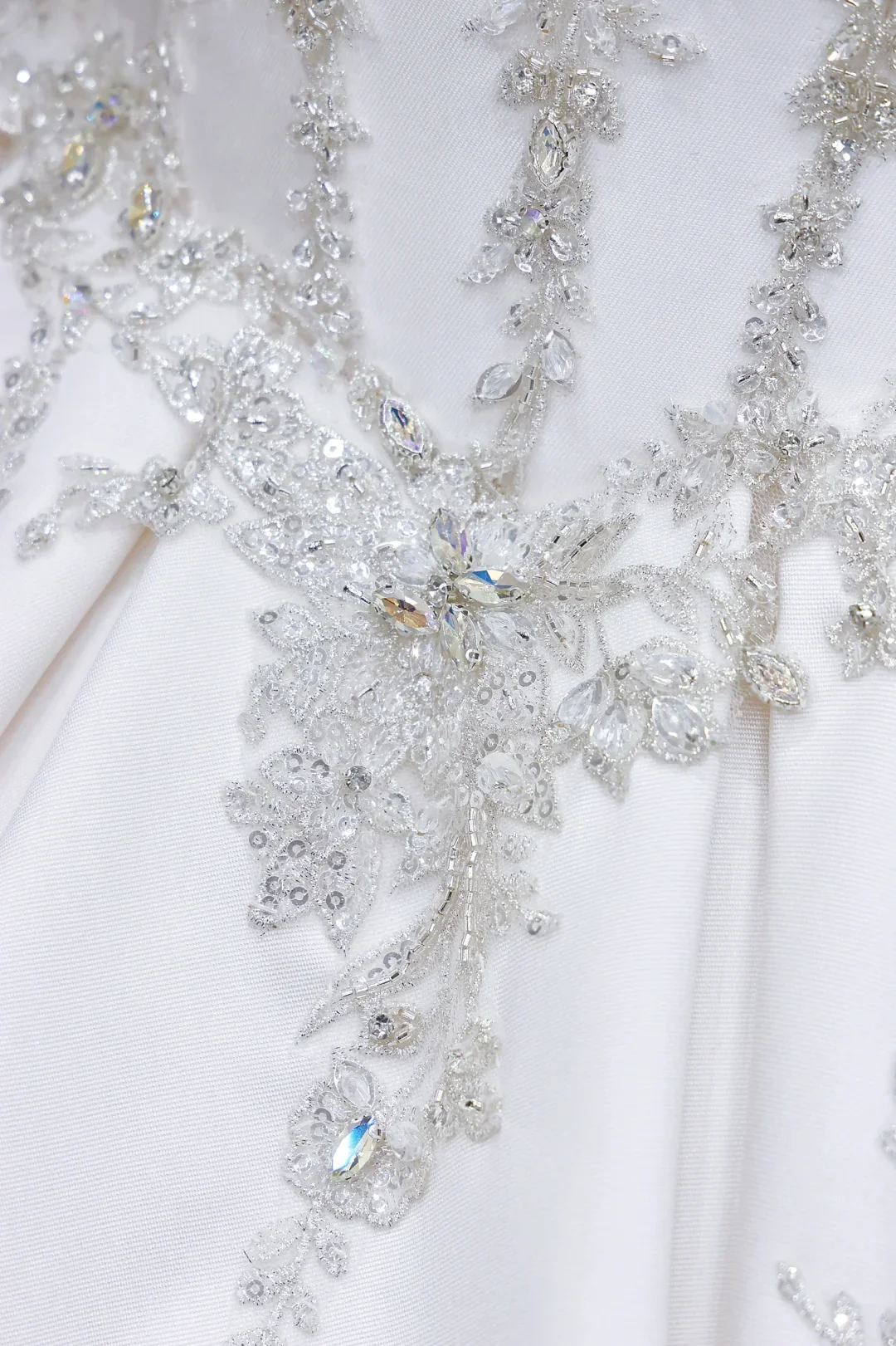 Unique Bridal Gown Ball Gown Strapless White Satin Wedding Dresses Beads Bridal Gowns DP708 - Deanwangkt