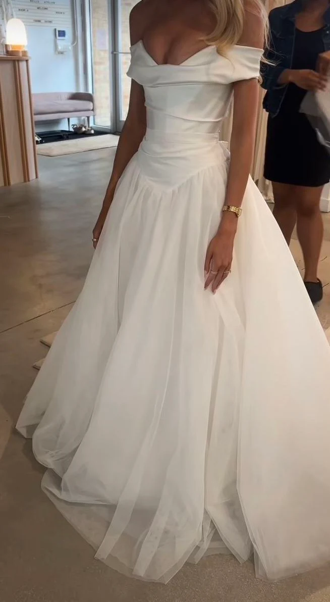 Classic Bridal Gown Ball Gown Off The Shoulder Short Sleeves Satin White Wedding Dresses Minimalist Bridal Gowns DH746 - Deanwangkt