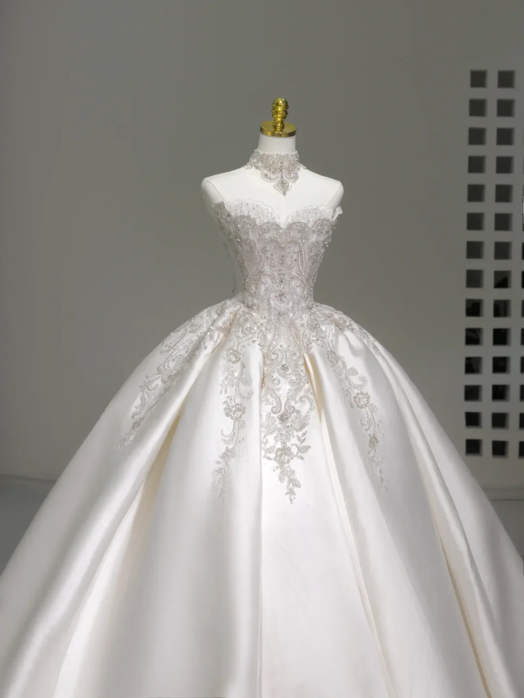 Romantic Wedding Gown Bridal Dress Ball Gown Strapless Wedding Dress White Lace Appliques Wedding Dresses Modest Wedding Gowns DH2040 - Deanwangkt