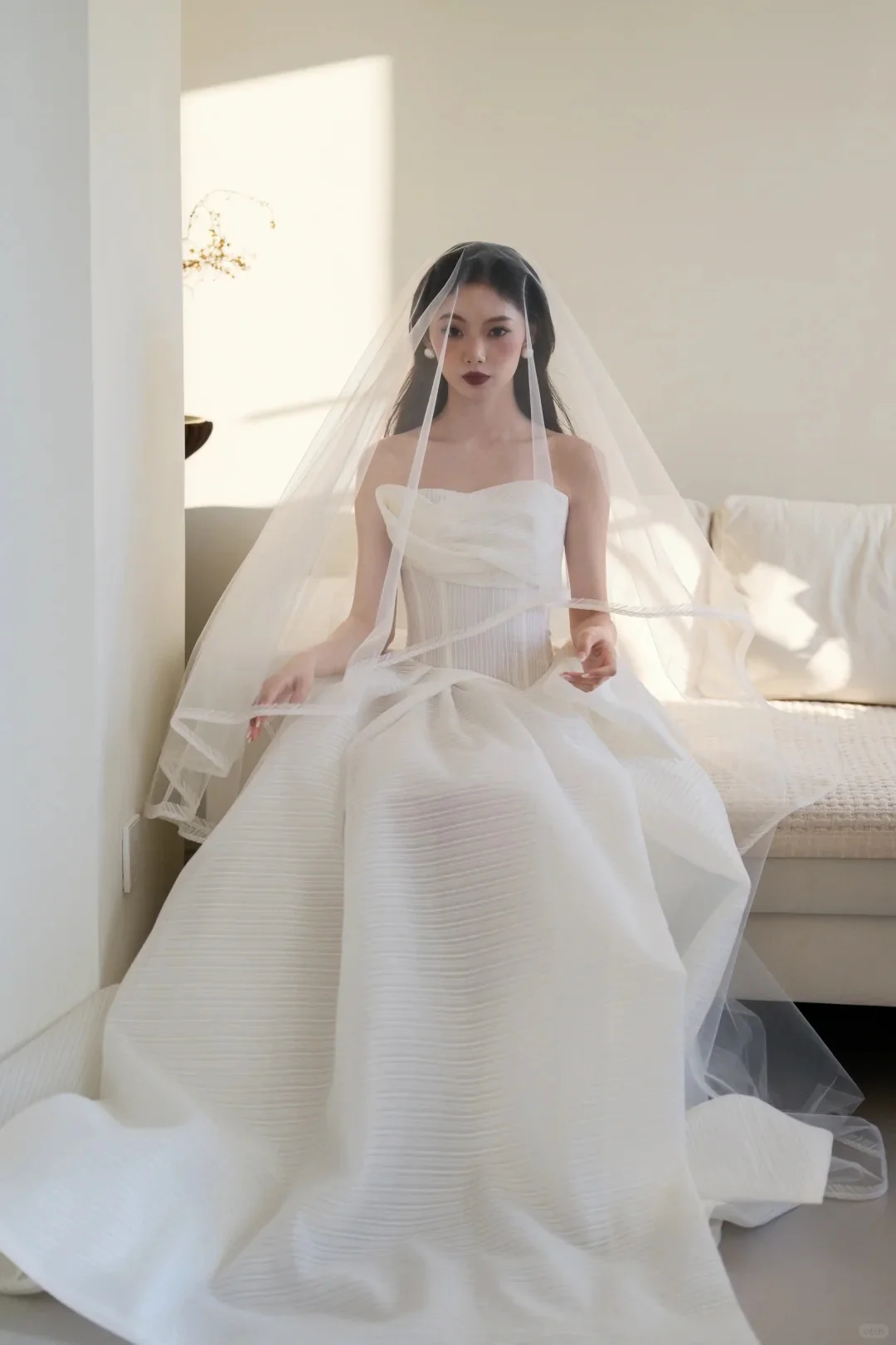 Timeless White Ball Gown Strapless Wedding Dress Tulle  Elegant Bridal Gown DP2888 - Deanwangkt