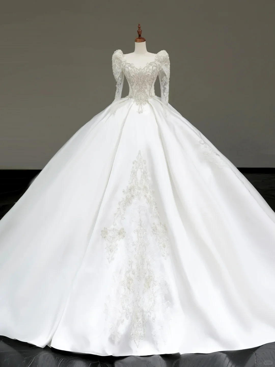 Princess Bridal Gown Ball Gown Sweetheart Long Sleeves White Sequin Wedding Dresses Bridal Gowns DP813 - Deanwangkt