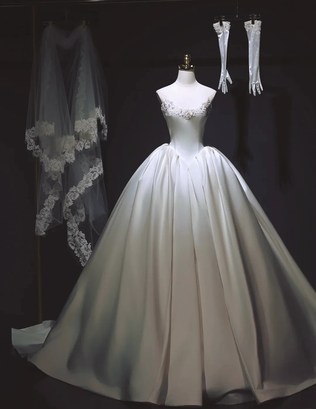 Simple Strapless Ball Gown Satin Wedding Dresses Sleeveless White Bridal Gowns DP3216 - Deanwangkt