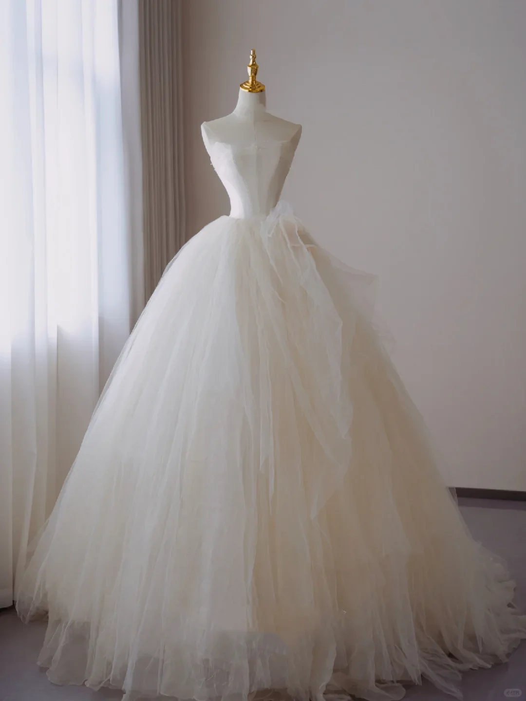 Timeless Ball Gown Strapless Long Tulle White Sweep Train Wedding Dresses Brides Dress DP435 - Deanwangkt