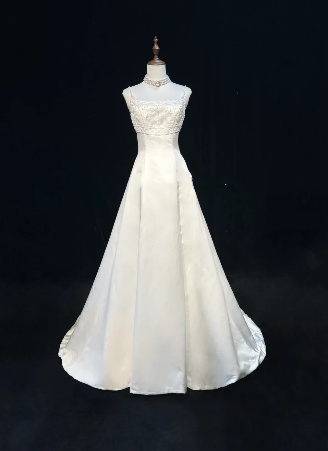 Vintage Bridal Gown A line Spaghetti Straps Sleeveless Pearls Long White 70s Wedding Dresses Elegant Bridal Gowns DH1111 - Deanwangkt