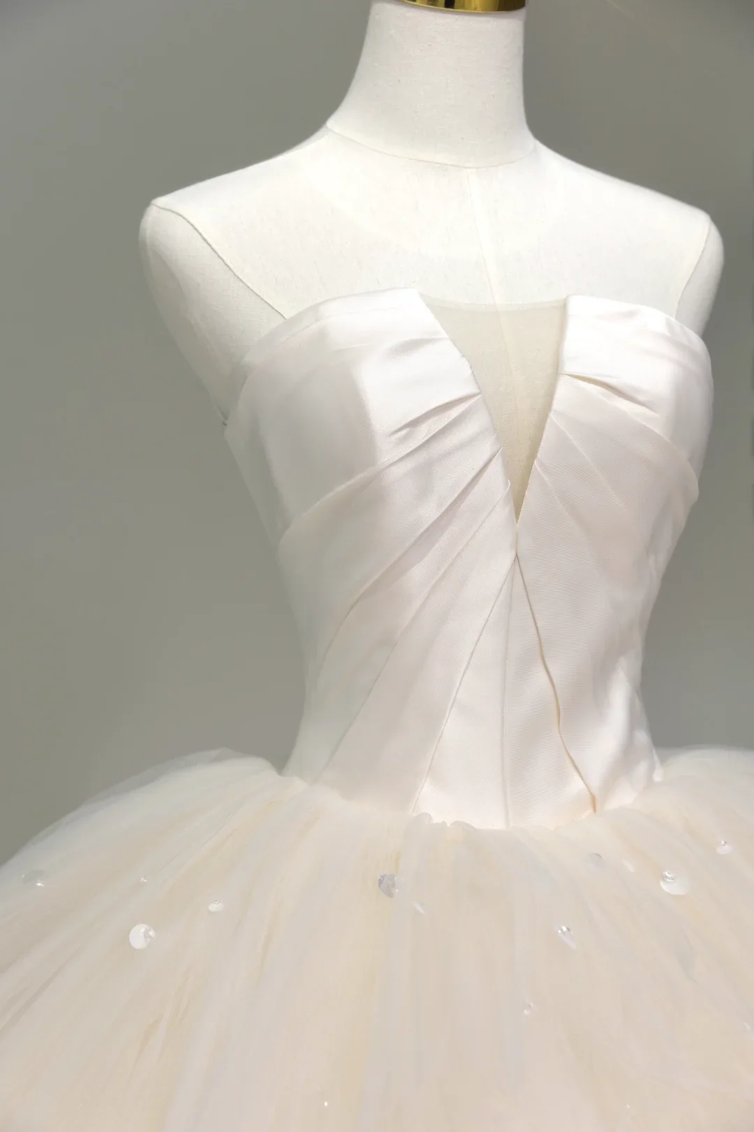 Romantic Wedding Gown Bridal Dress Ball Gown Strapless Wedding Dress Tulle Wedding Dresses Modest Wedding Gowns DH2042 - Deanwangkt