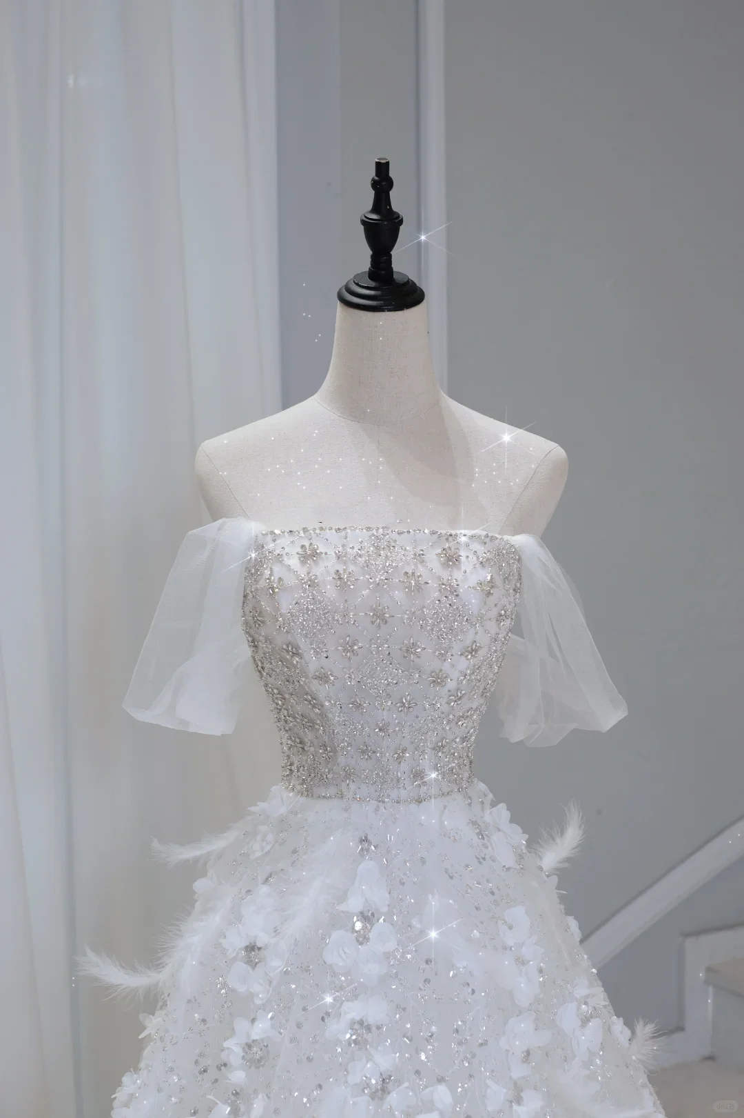 Timeless Bridal Gown Ball Gown Strapless Sequin Sleeveless Long White Wedding Dresses Elegant Bridal Gowns DH886 - Deanwangkt