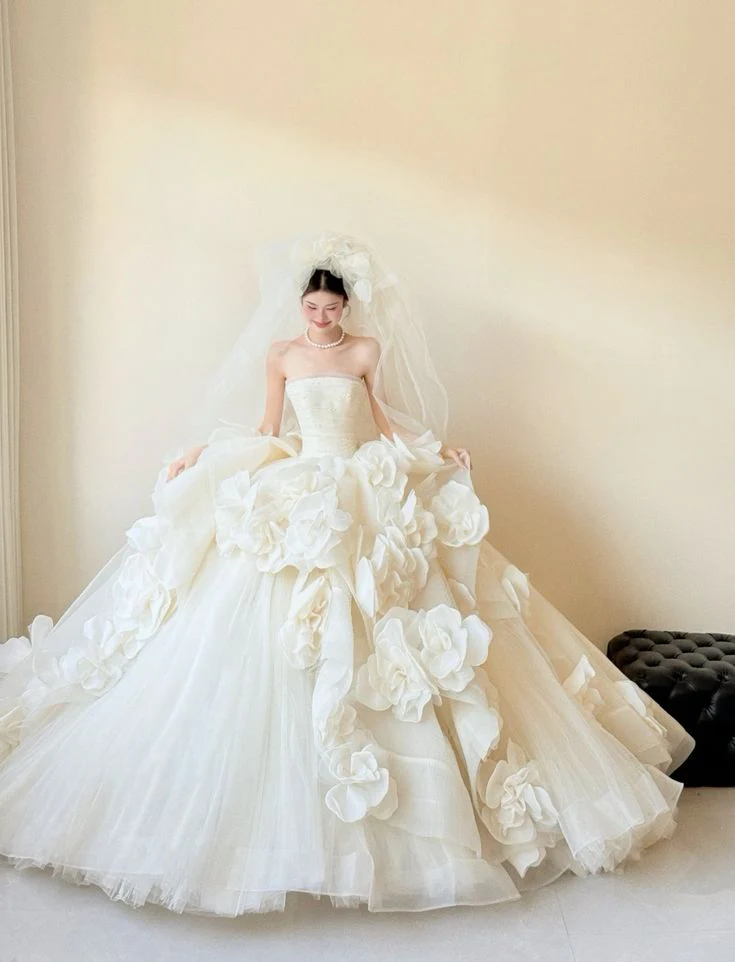 Princess Bridal Dress Ball Gown Strapless Tulle Satin Wedding Dress With Flowers White Wedding Dresses Modest Wedding Gowns DH1501 - Deanwangkt