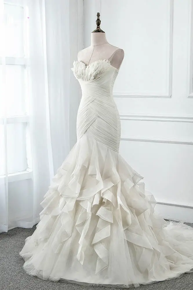 Chic Strapless Sweetheart Ivory Wedding Dresses Ruffles Tulle Sleeveless Bridal Gowns with Feather DP615 - Deanwangkt