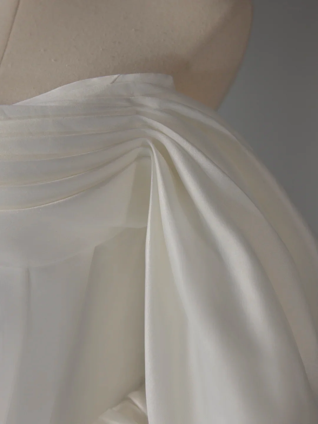 Princess Bridal Dress Ball Gown Off The Shoulder Satin Wedding Dress With Short Sleeves Wedding Dresses Modest Wedding Gowns DH1544 - Deanwangkt