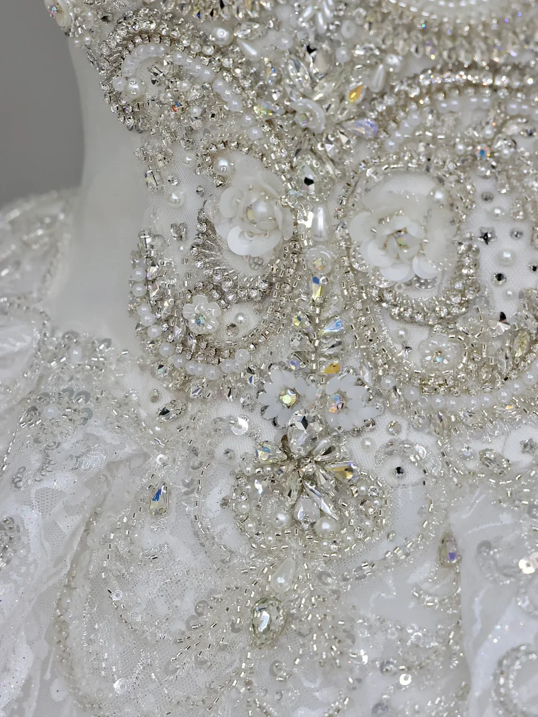 Luxury Ball Gown Wedding Dresses Short Sleeves Sequin Wedding Dress With Train DP647 - Deanwangkt