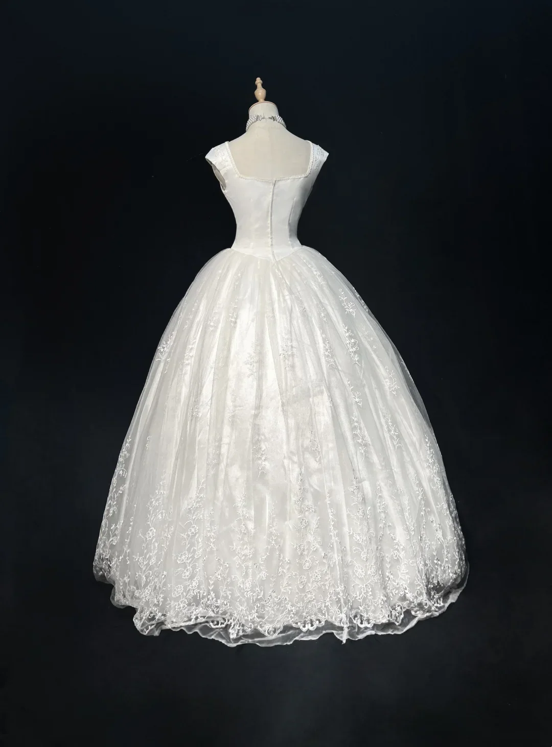 Vintage Bridal Gown Ball Gown Square Neck Sleeveless Tulle Lace Long White 70s Wedding Dresses Elegant Bridal Gowns DH1104 - Deanwangkt