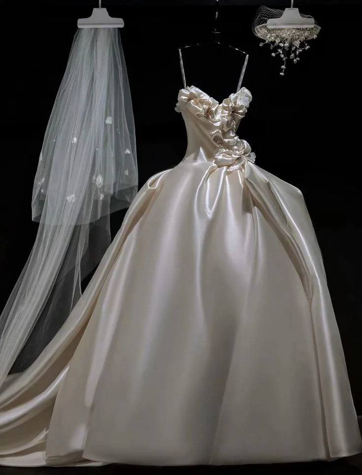 Unique Bridal Dress Ball Gown Spaghetti Straps Satin Ivory Long Wedding Dresses Luxury Bride Dress Bridal Gowns DH1422 - Deanwangkt