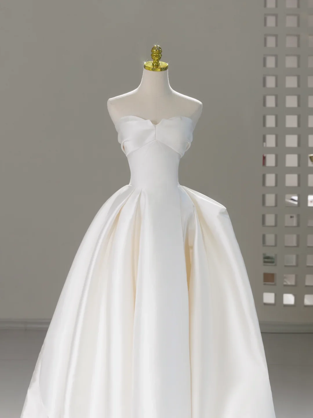 Timeless Bridal Dress Ball Gown Sweetheart Satin White Long Wedding Dress Boho Wedding Dresses Modest Wedding Gowns DH2059 - Deanwangkt