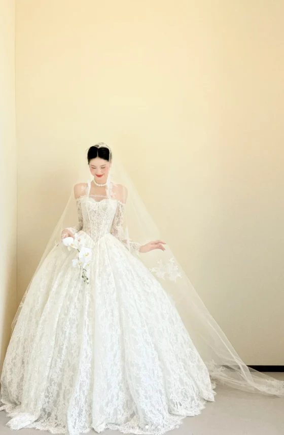 Modest Off-the-shoulder Ball Gown Luxury Wedding Dresses, Lace Applique White Bridal Gowns Long Sleeve Bridal Dresses DP3247 - Deanwangkt