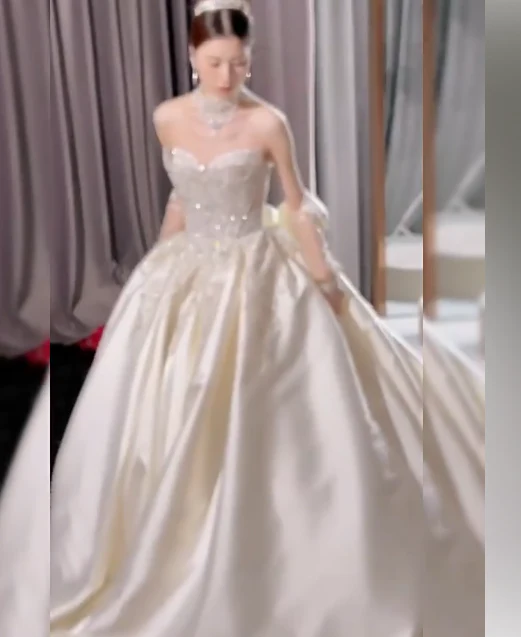 Romantic Wedding Gown Bridal Dress Ball Gown Strapless Wedding Dress White Lace Appliques Wedding Dresses Modest Wedding Gowns DH2040 - Deanwangkt