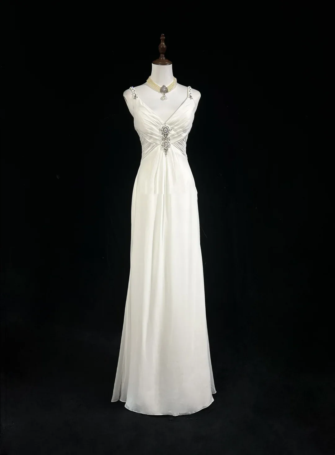 Modern A line Straps Silver Beads Chiffon Long White Backless Wedding Dresses Elegant Bridal Gowns DH657 - Deanwangkt