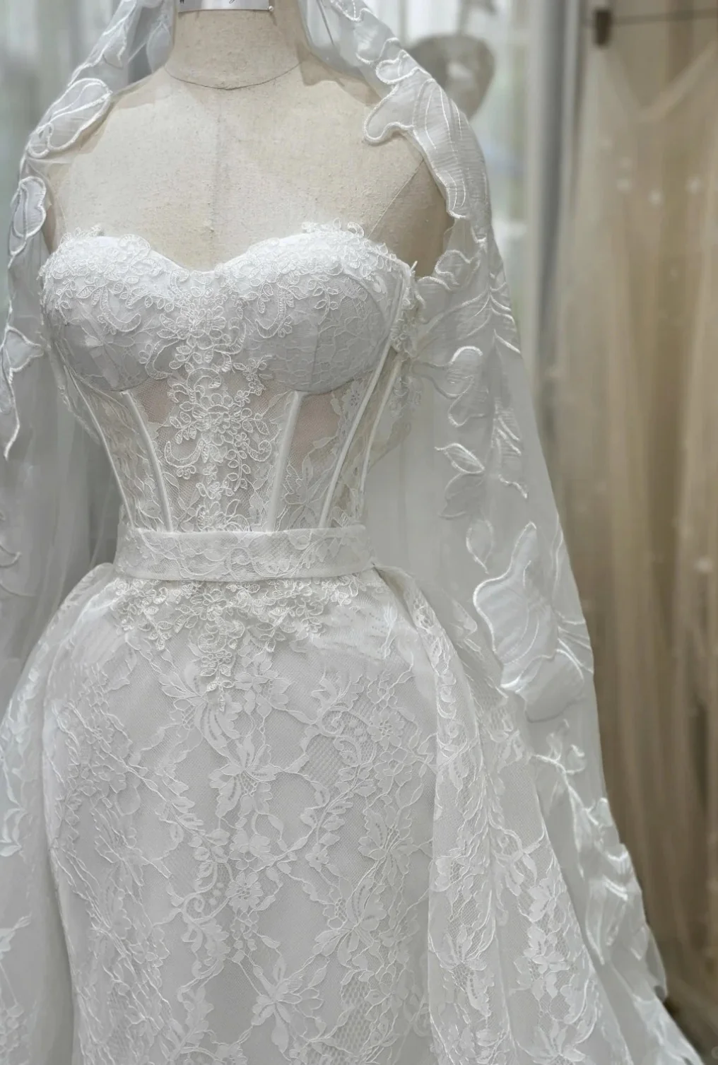 Elegant Sweetheart Neck Sheath Wedding Dresses White Lace Trailing Bridal Gowns DP3228 - Deanwangkt