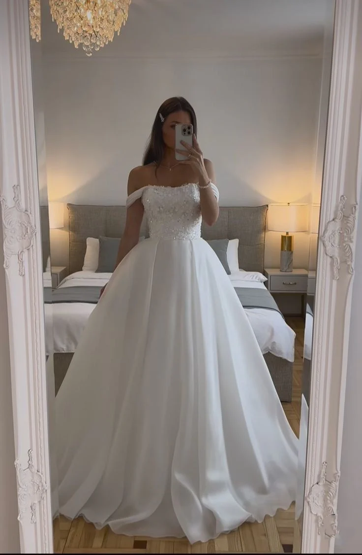 Chic Ball Gown Off The Shoulder Sweetheart White Wedding Dresses Ruffles Tulle Bridal Gowns DP617 - Deanwangkt