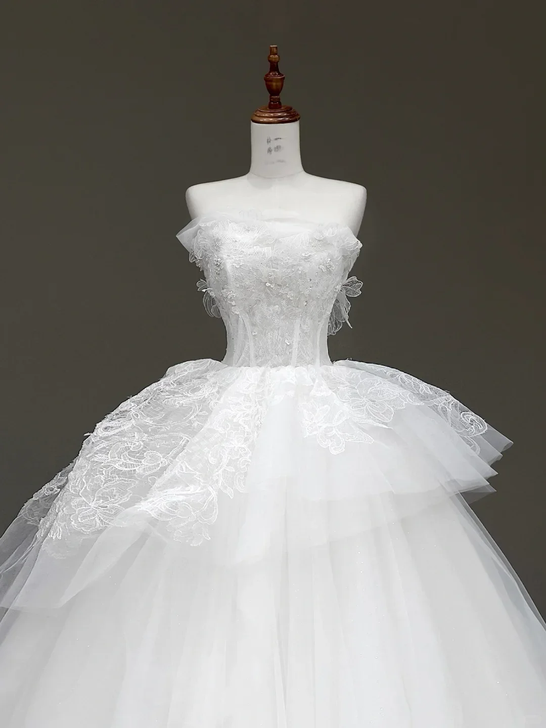 Unique Bridal Gown Ball Gown Strapless White Satin Wedding Dresses Beads Bridal Gowns DP787 - Deanwangkt