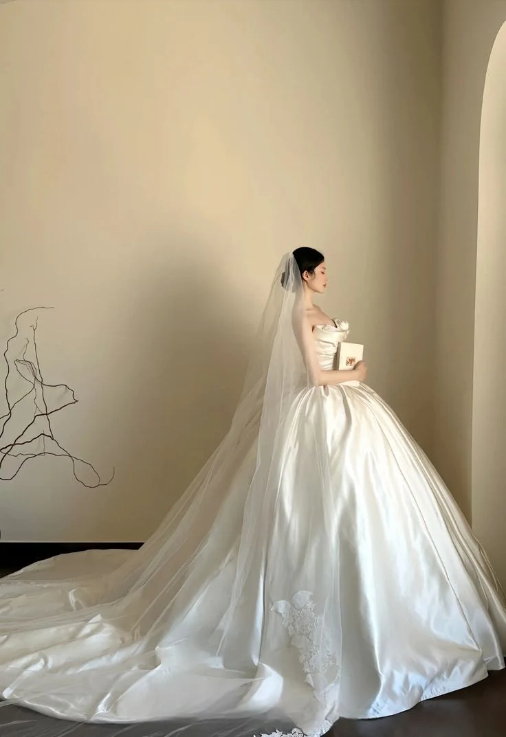 Beautiful Ball Gown Sweetheart Sleeveless White Satin Pleated Wedding Dress Modest Wedding Dresses Princess Wedding Gowns DH1479 - Deanwangkt