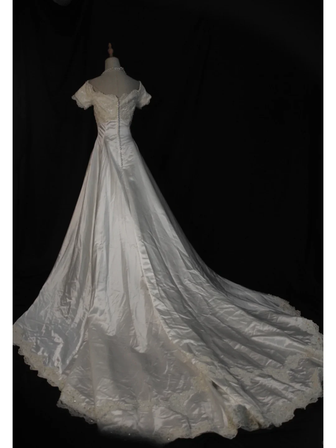 Vintage Wedding Dress 1970s Ball Gown V Neck Sleeveless Satin White Long Wedding Dresses Bridal Gowns Elegant Brides Gown DH575 - Deanwangkt