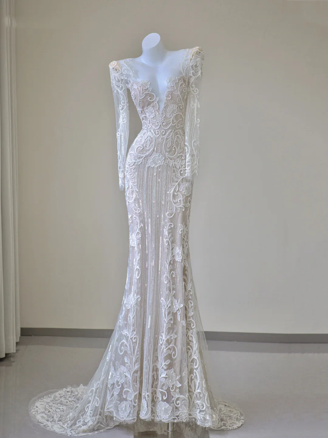Unique Mermaid V Neckline White Lace Long Sleeves Wedding Dresses Brides Dress P0023 - Deanwangkt