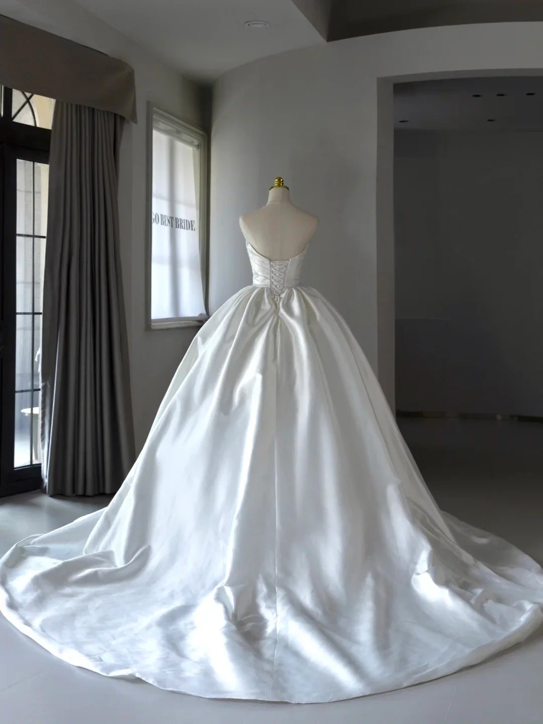 Princess Bridal Dress Ball Gown Strapless Satin Wedding Dress With Ruffles White Wedding Dresses Simple Wedding Gowns DH1552 - Deanwangkt