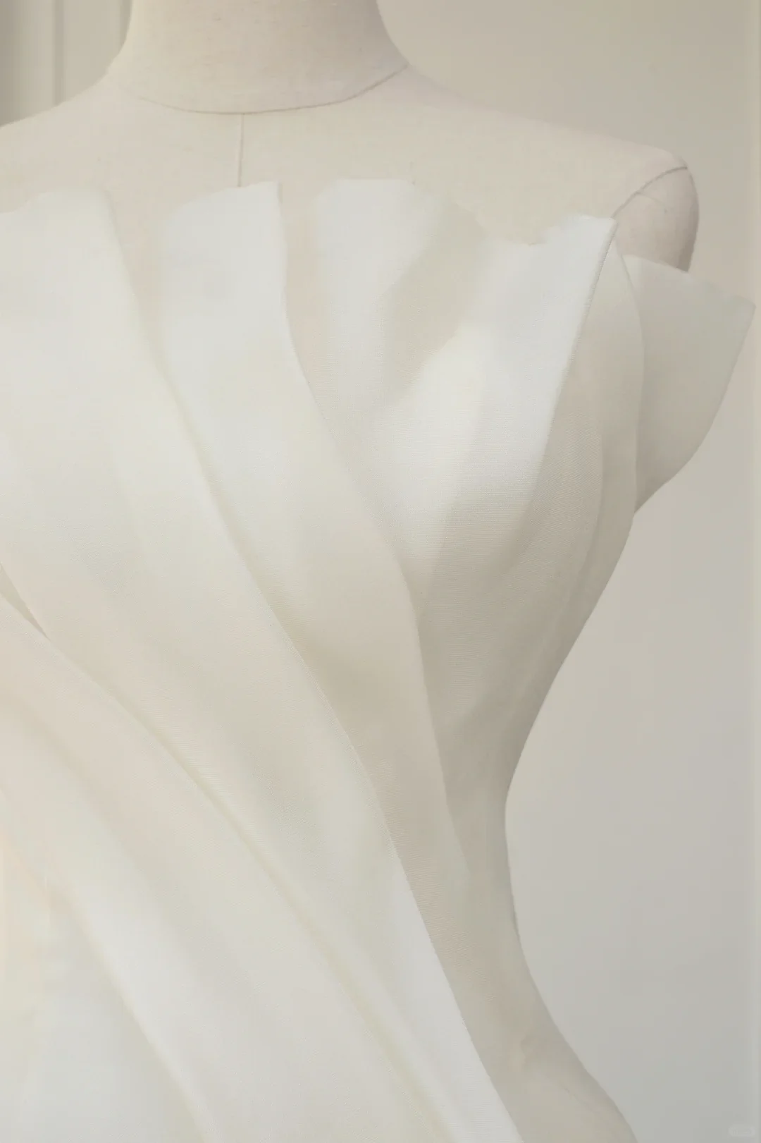 Timeless Bridal Gown Ball Gown Strapless Organza Sleeveless Long White Wedding Dresses Elegant Bridal Gowns DH892 - Deanwangkt