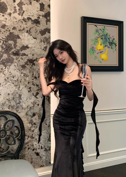 Elegant Spaghetti Straps Mermaid Velvet Long Prom Dresses, Black Evening Dresses DP3102 - Deanwangkt