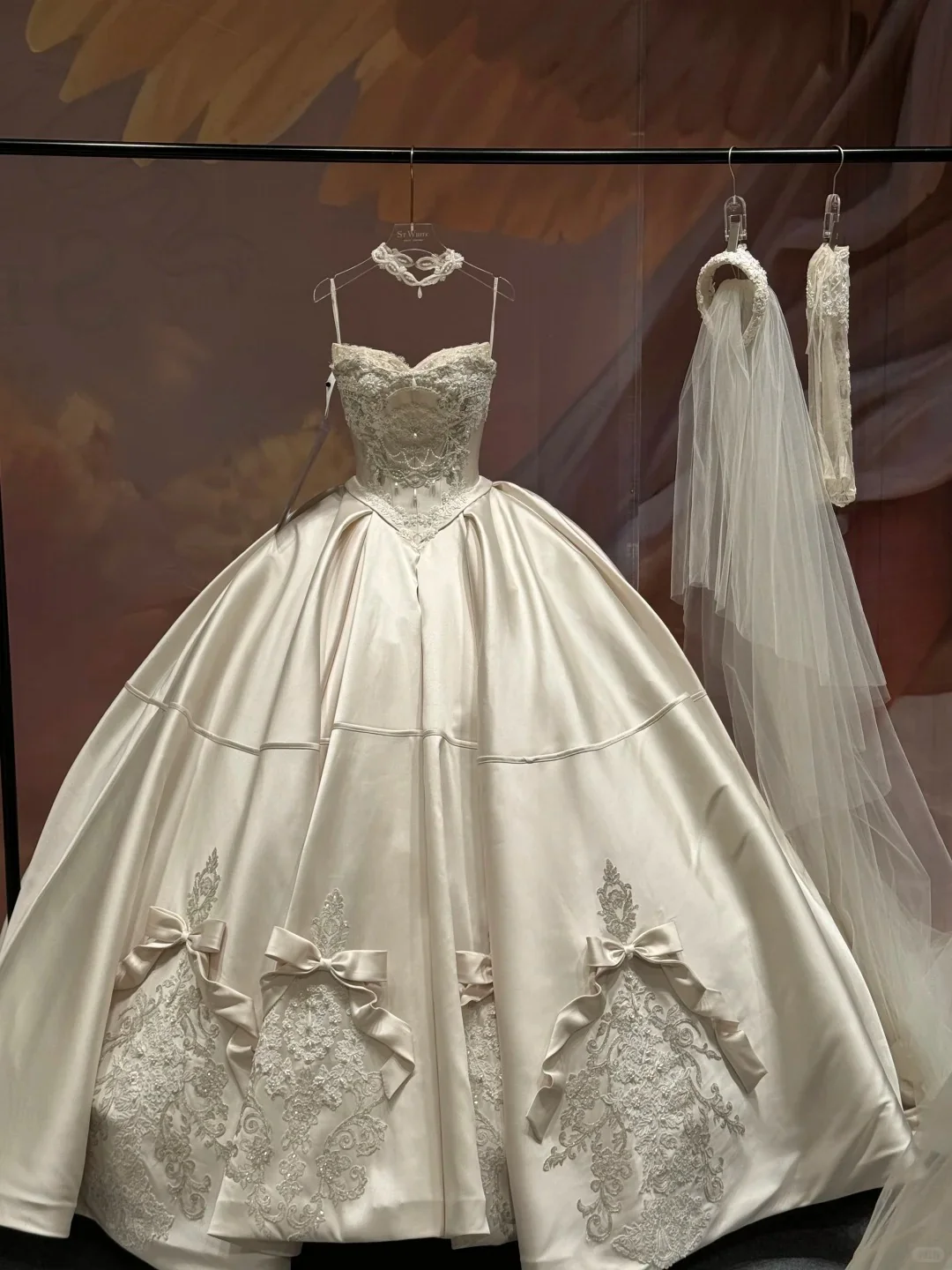 Modest White Strapless Satin Long Ball Gown Elegant Embroidered Applique Wedding Dress Cute Quinceanera Dress DH2713 - Deanwangkt