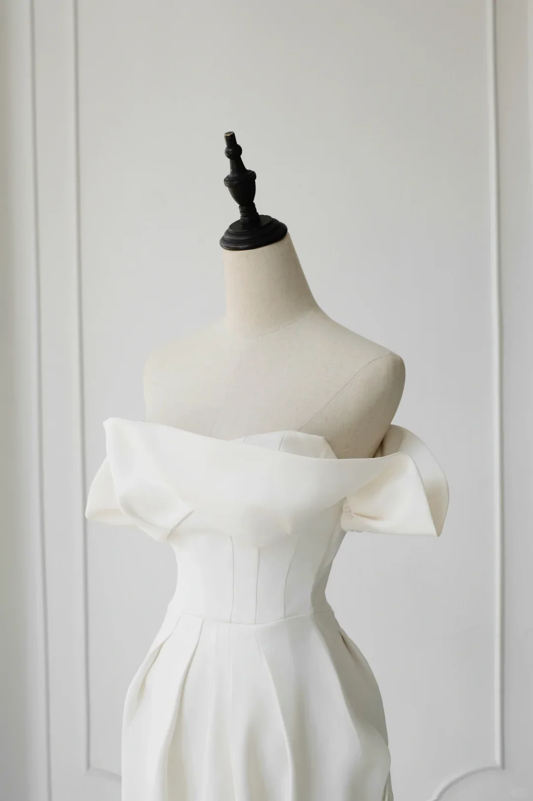 Timeless Bridal Gown Sheath Off The Shoulder Satin Short Sleeves Wedding Dresses Elegant Bridal Gowns DH891 - Deanwangkt