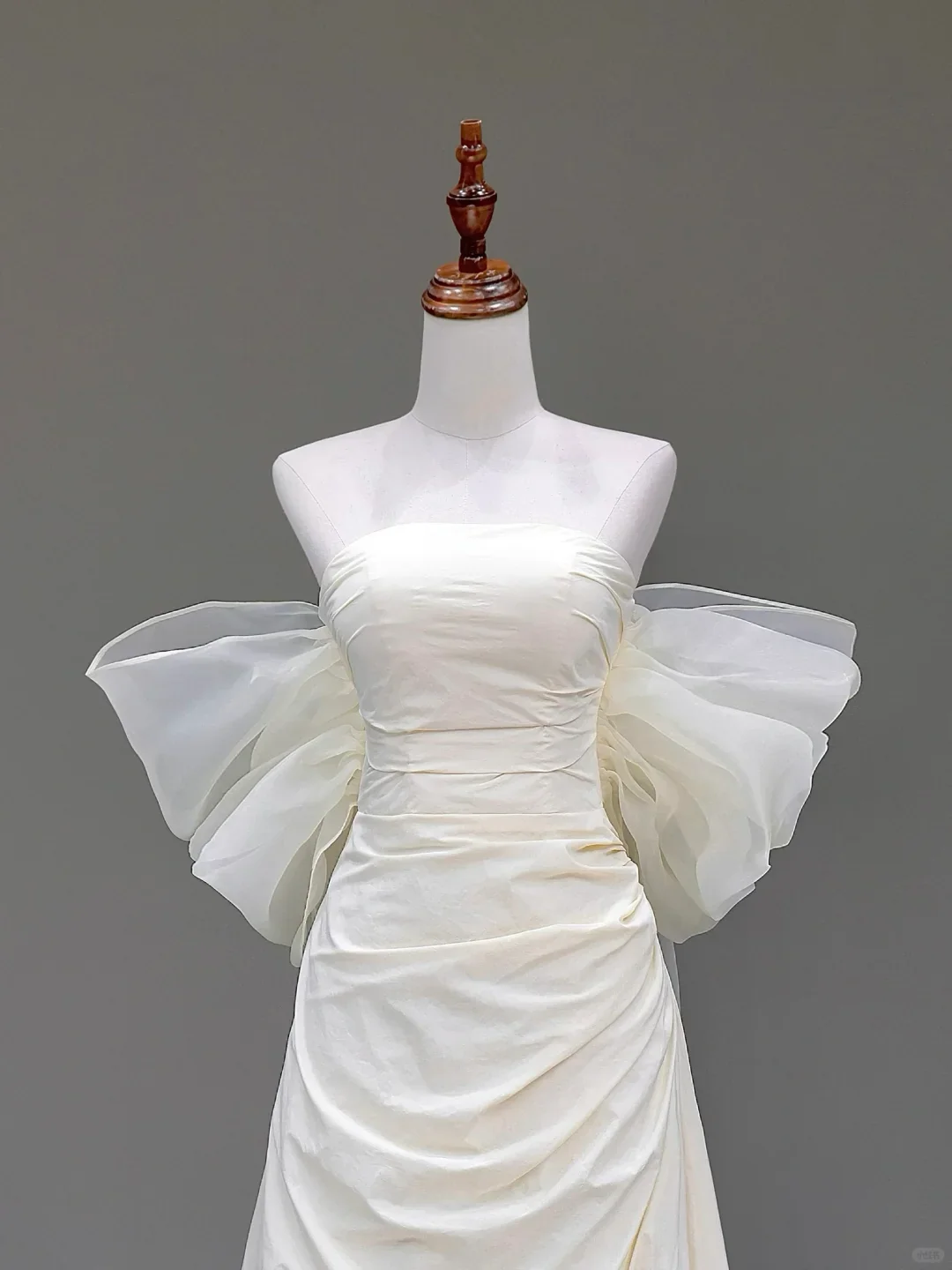 Unique Bridal Gown A line Strapless Satin Ivory Wedding Dresses Minimalist Bridal Gowns DP788 - Deanwangkt