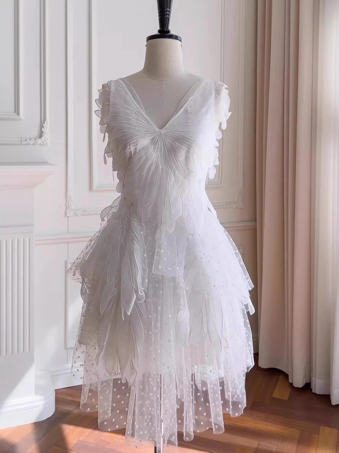 Pretty A line V Neck Lace White Short Formal Homecoming Dresses Middle School Short 21st Birthday Outfits Graduation Dress Mini Cocktail Dresses DH2310 - Deanwangkt