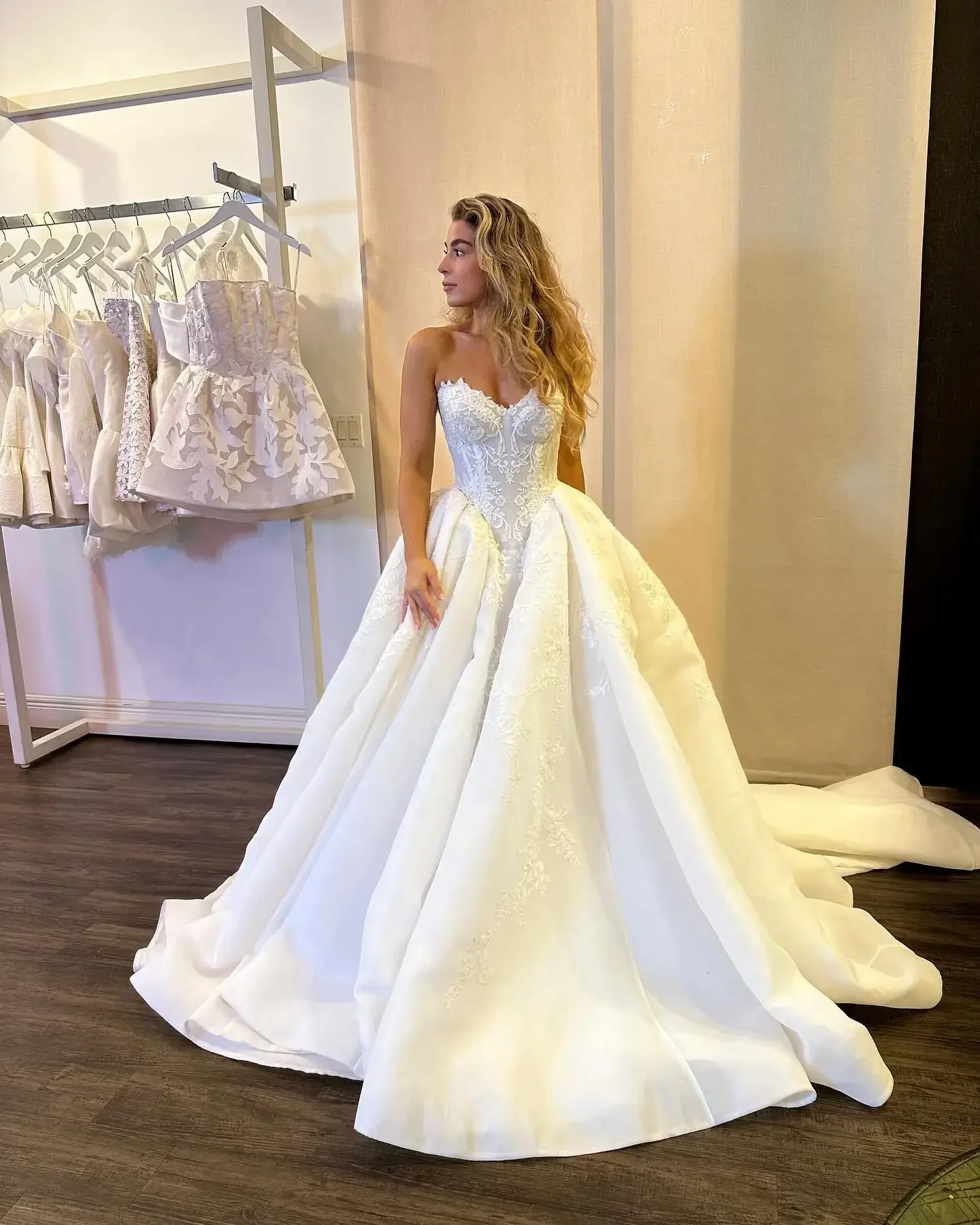 Princess Bridal Dress Ball Gown Sweetheart Sleeveless Satin White Lace Wedding Dresses Pretty Bridal Gowns DH936 - Deanwangkt