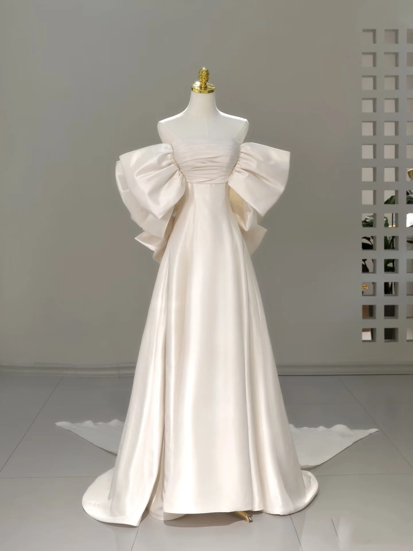 Classic Bridal Gown A Line Off The Shoulder Short Sleeves Satin White Wedding Dresses Minimalist Bridal Gowns DH752 - Deanwangkt