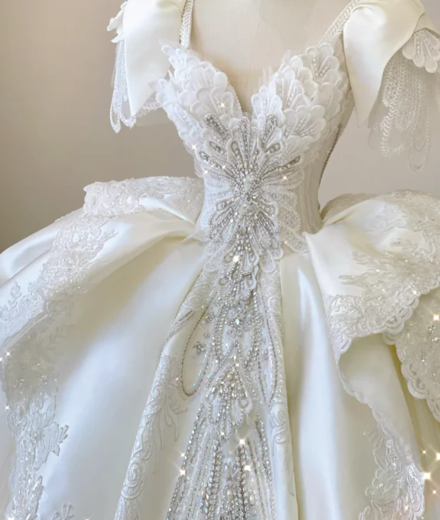 Elegant Ball Gown Sweetheart Lace Satin Wedding Dresses White Brides Dress P0018 - Deanwangkt