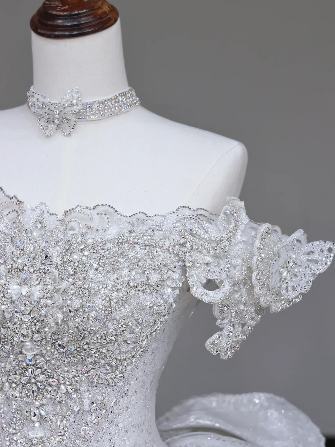 Unique Bridal Gown Ball Gown Off The Shoulder White Sequin Wedding Dresses Bridal Gowns DP719 - Deanwangkt